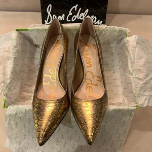 Like New Sam Edelman Gold Snake Skin Heels - Size 8